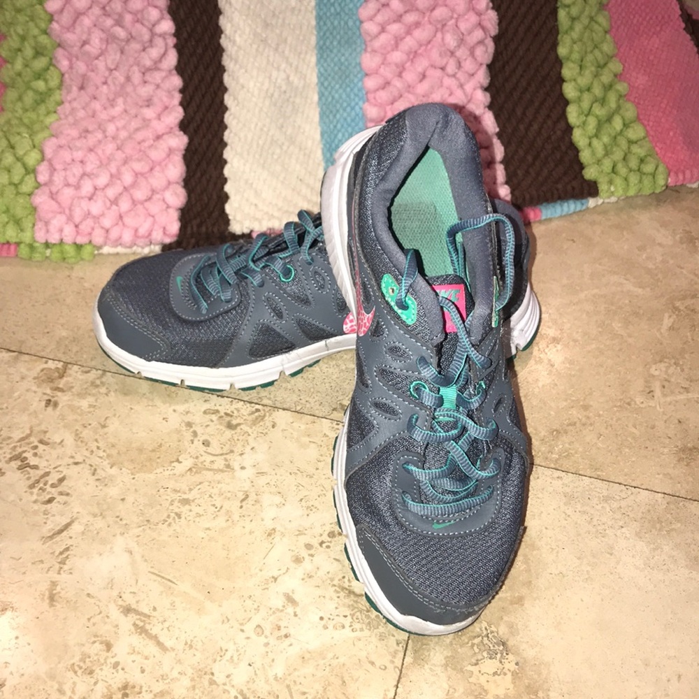 Nike Grey Sneakers Size 6.5